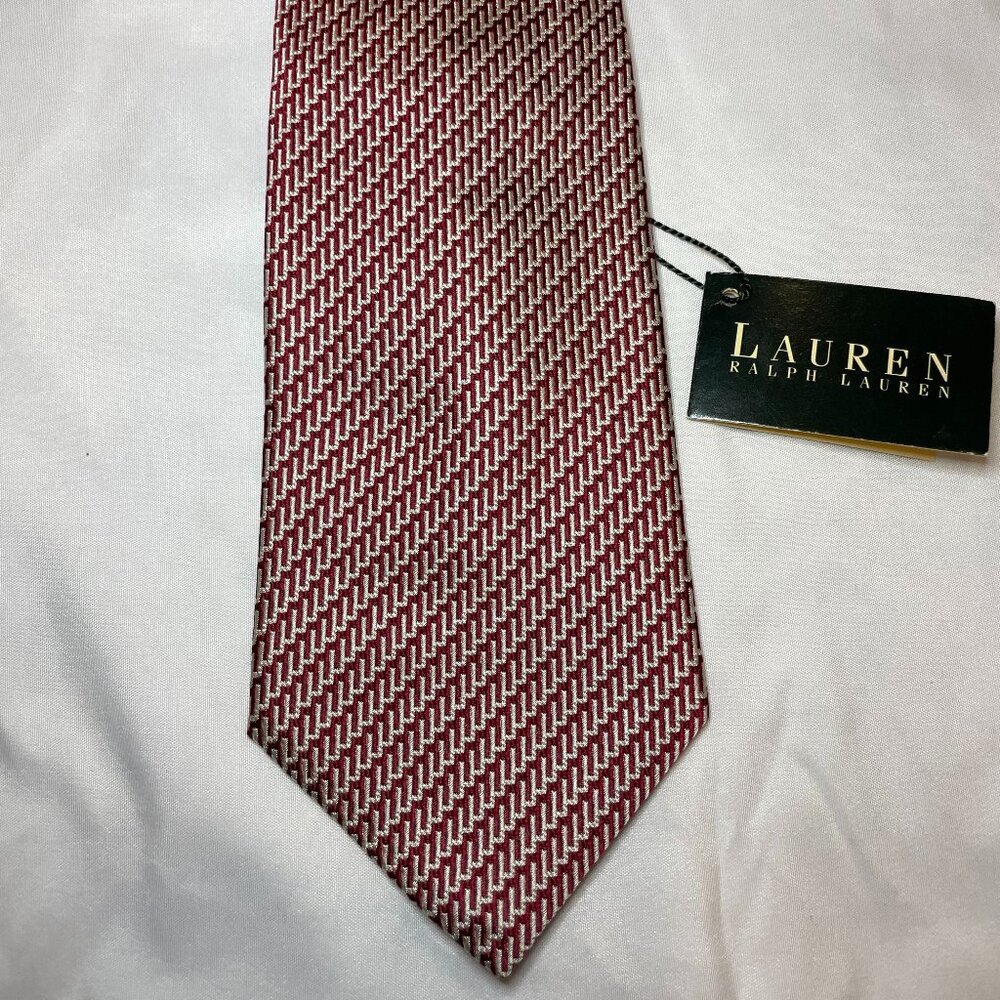 Lauren Ralph Lauren Silk Tie – Red Geometric Pattern